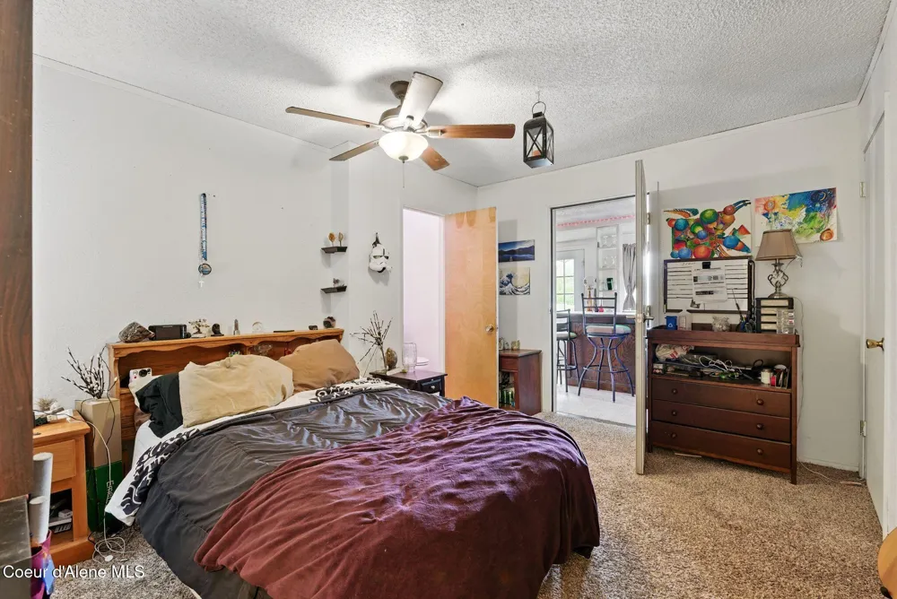 291 Comeback Bay Ln Sagle, ID 83860