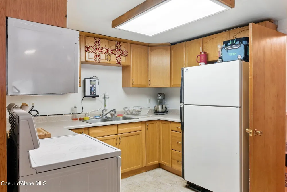 291 Comeback Bay Ln Sagle, ID 83860