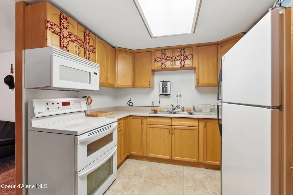 291 Comeback Bay Ln Sagle, ID 83860