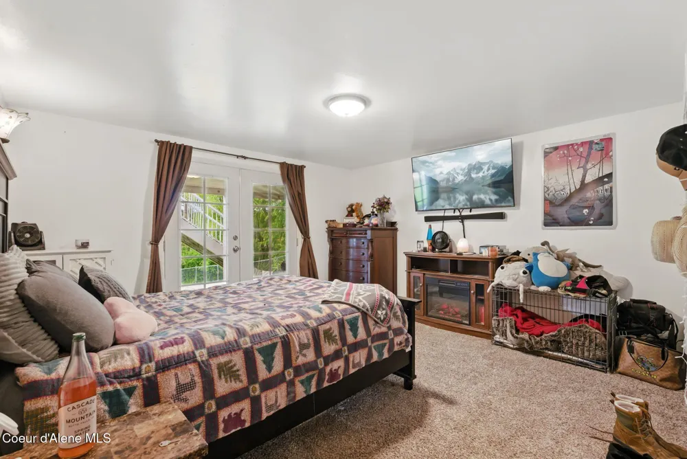 291 Comeback Bay Ln Sagle, ID 83860