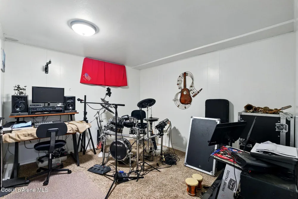 291 Comeback Bay Ln Sagle, ID 83860