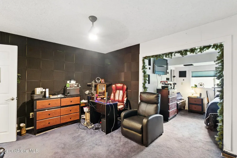 291 Comeback Bay Ln Sagle, ID 83860