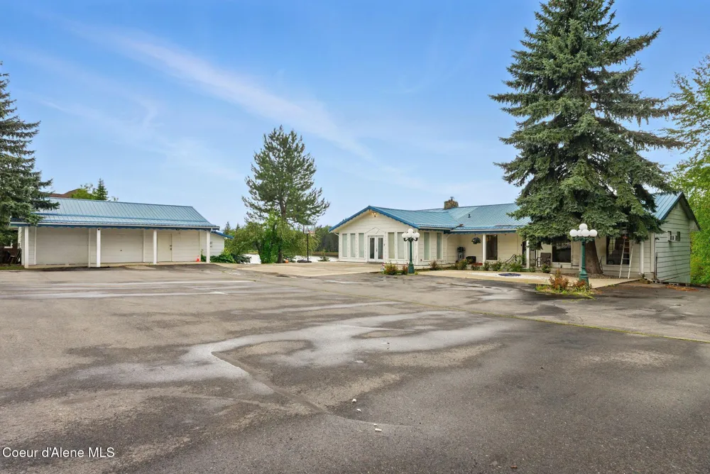 291 Comeback Bay Ln Sagle, ID 83860