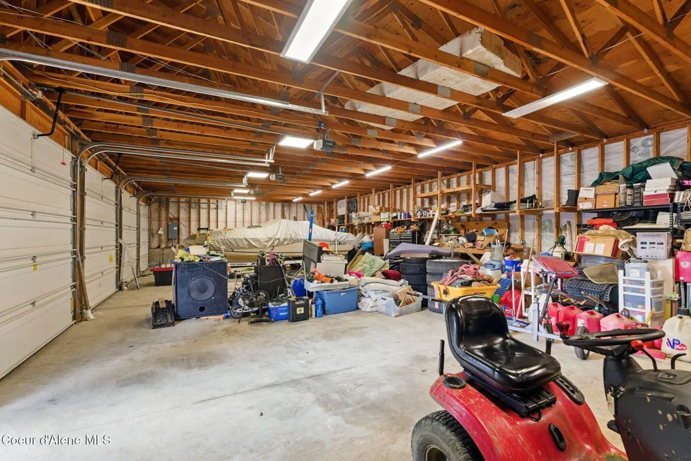 291 Comeback Bay Ln Sagle, ID 83860