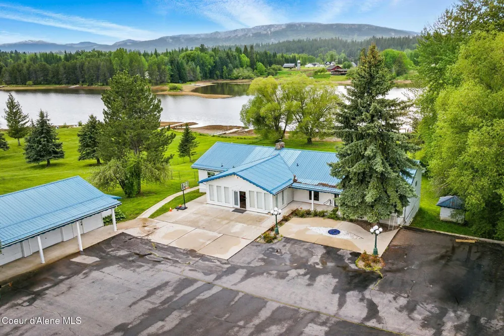 291 Comeback Bay Ln Sagle, ID 83860