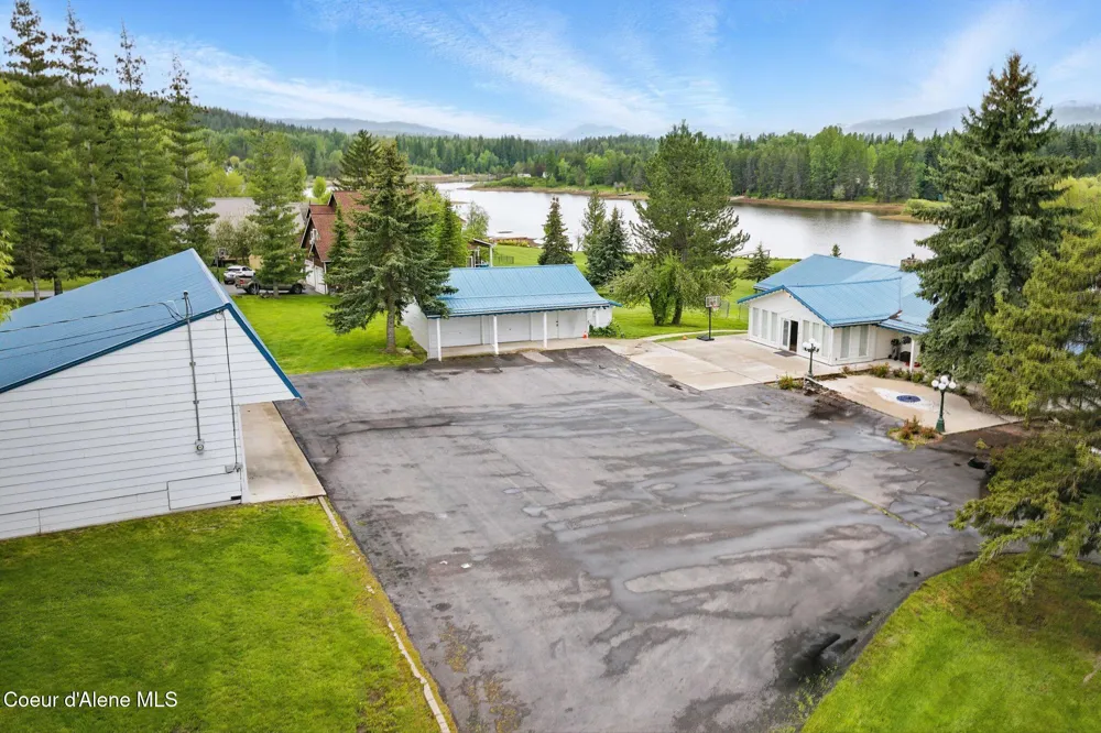 291 Comeback Bay Ln Sagle, ID 83860