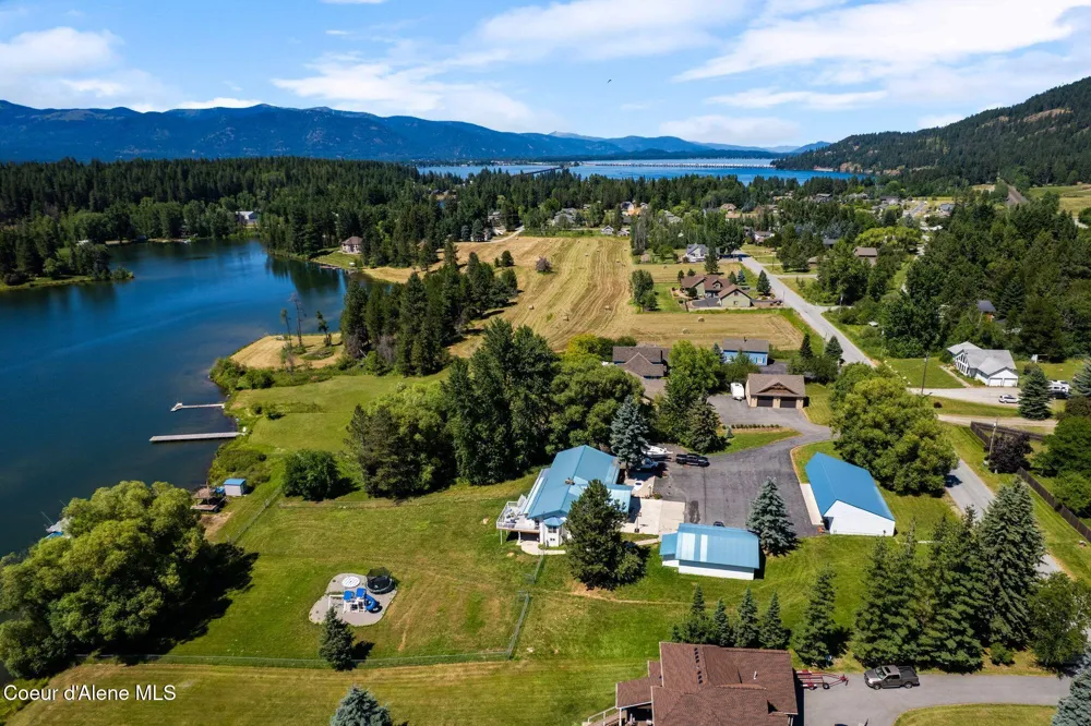 291 Comeback Bay Ln Sagle, ID 83860