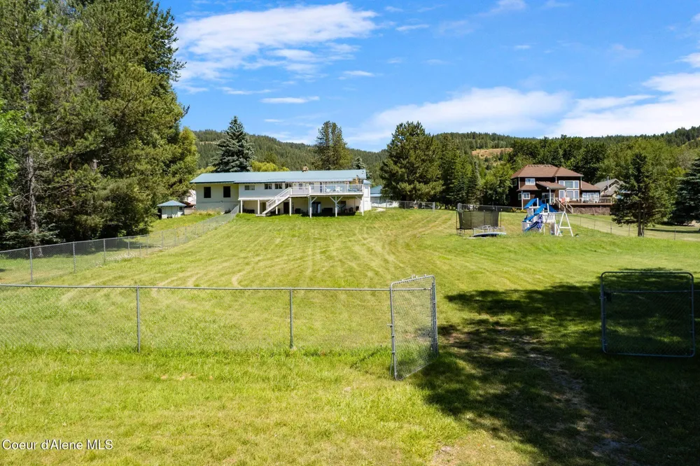 291 Comeback Bay Ln Sagle, ID 83860