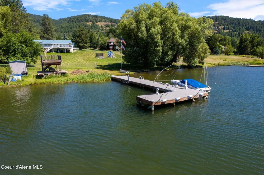291 Comeback Bay Ln Sagle, ID 83860
