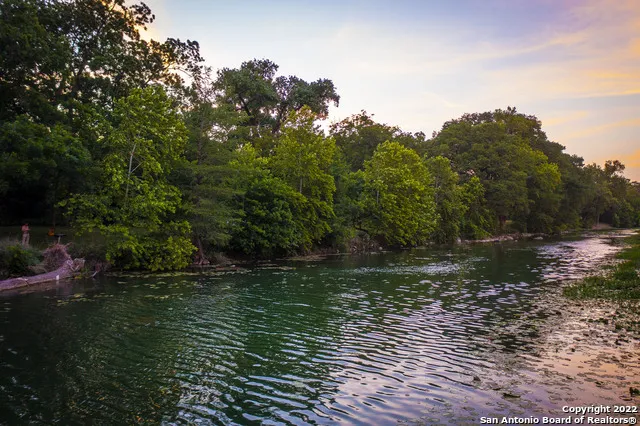 1270 ervendberg New Braunfels, TX 78130