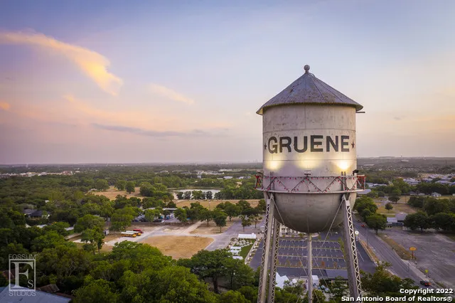 1270 ervendberg New Braunfels, TX 78130