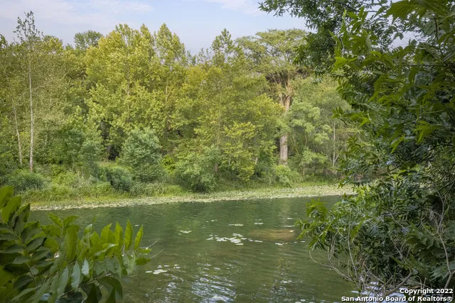 1270 ervendberg New Braunfels, TX 78130