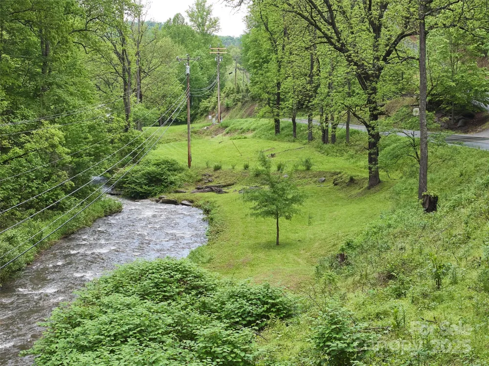 210 Conleys Creek Road Whittier, NC 28789