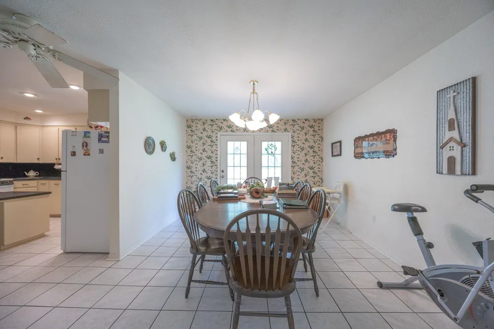 4988 Paso Fino Lane Madisonville, TX 77864