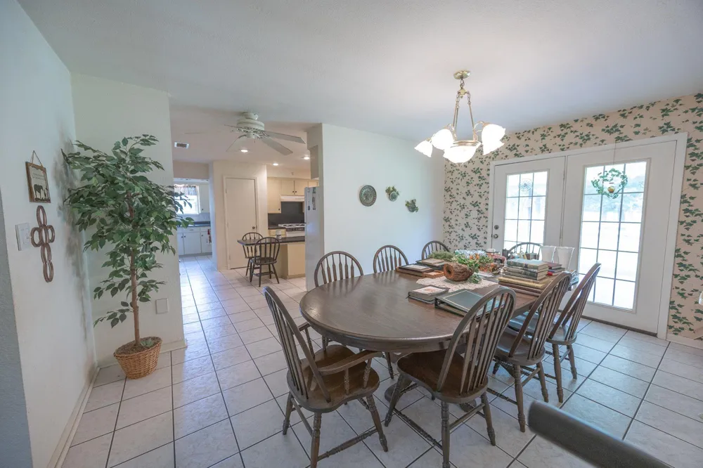 4988 Paso Fino Lane Madisonville, TX 77864