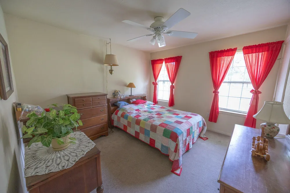 4988 Paso Fino Lane Madisonville, TX 77864