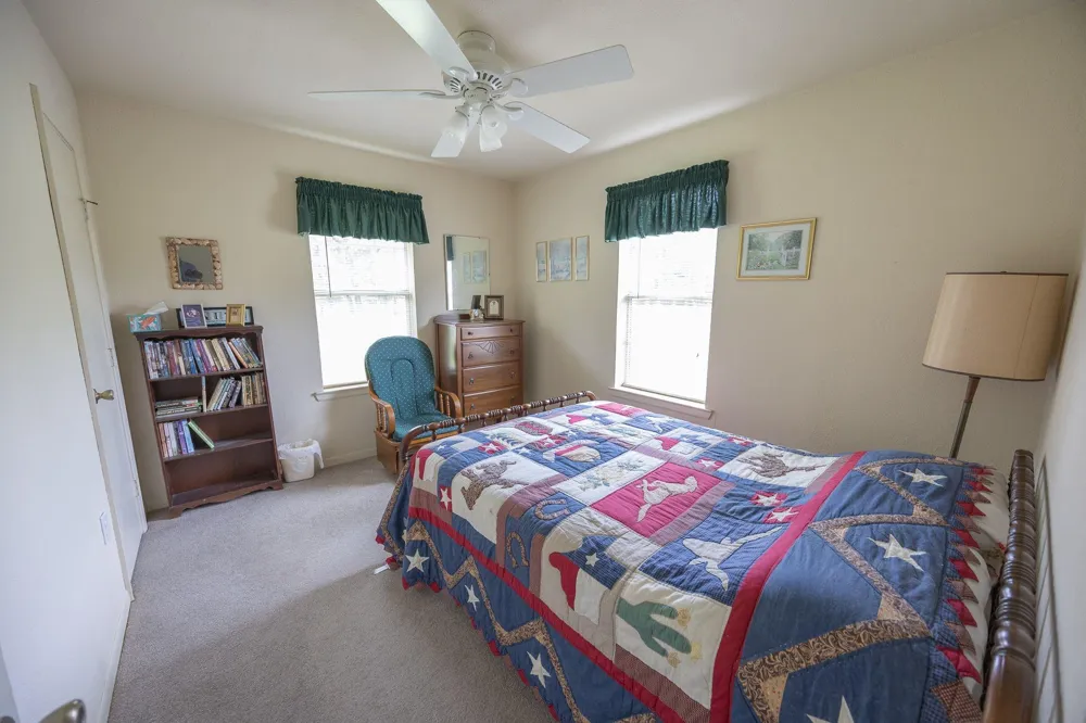4988 Paso Fino Lane Madisonville, TX 77864