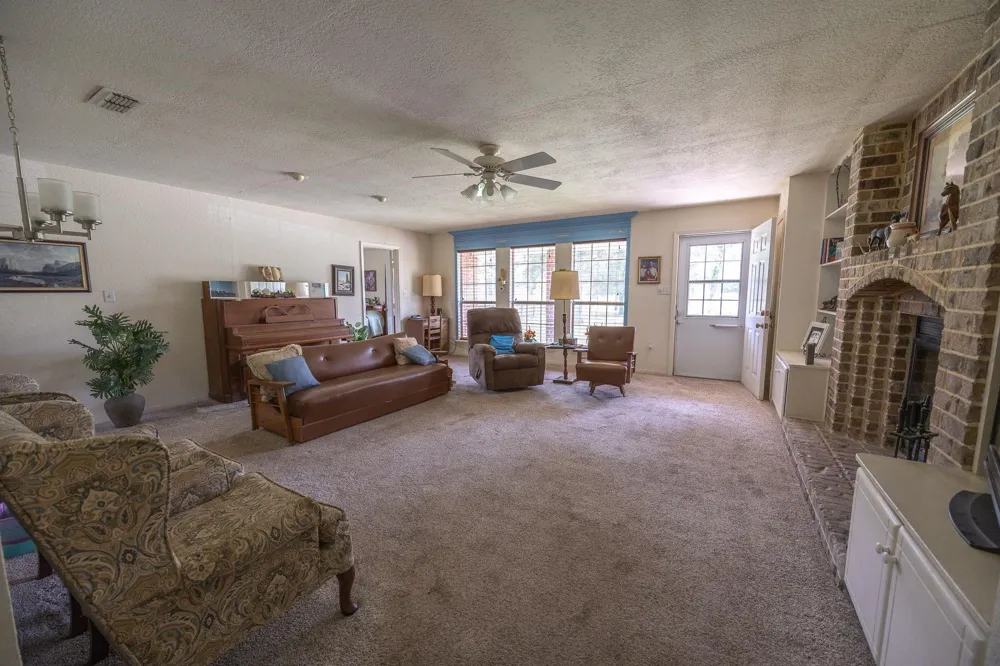 4988 Paso Fino Lane Madisonville, TX 77864