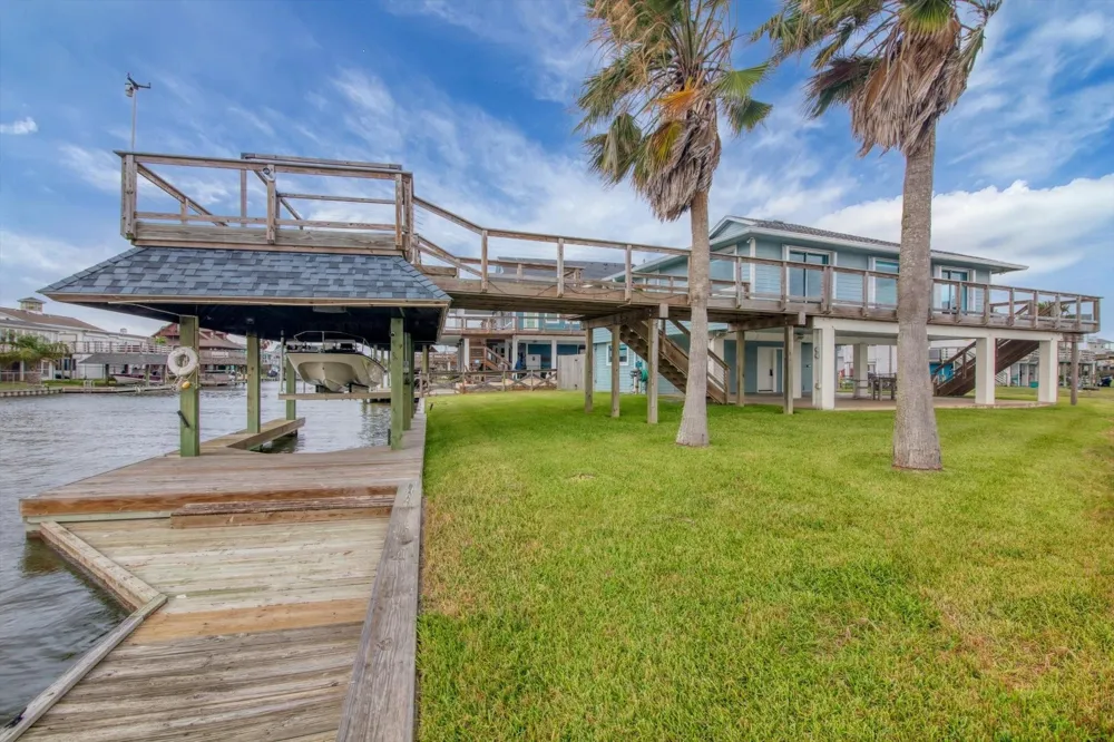 354 Ling Street Bayou Vista, TX 77563