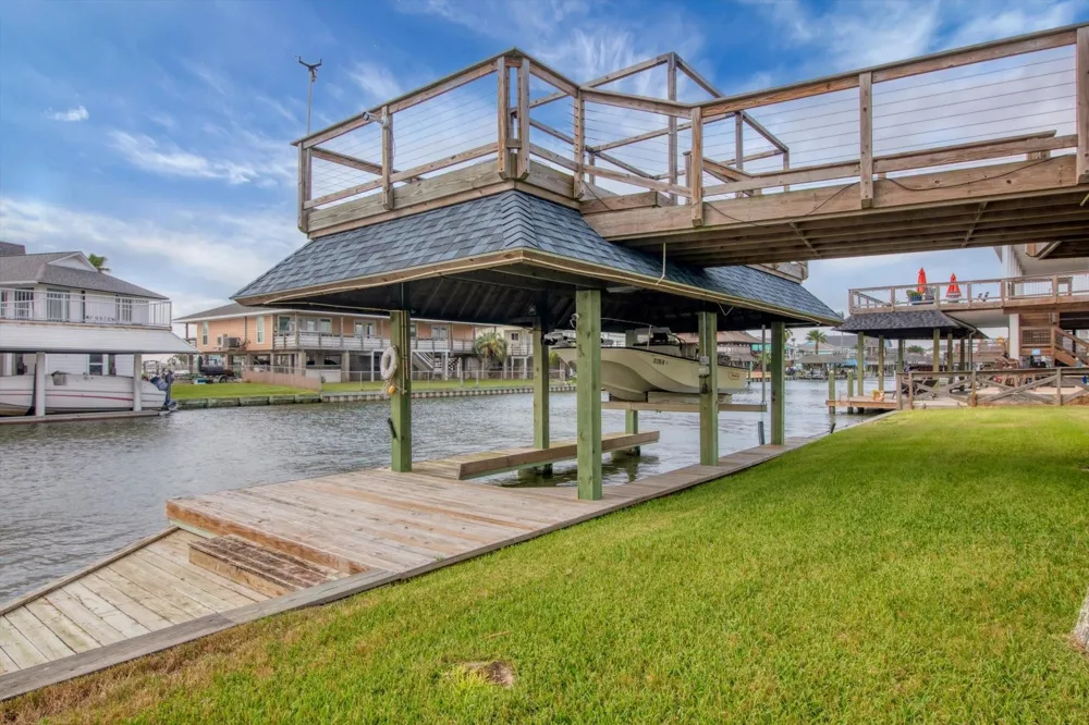 354 Ling Street Bayou Vista, TX 77563