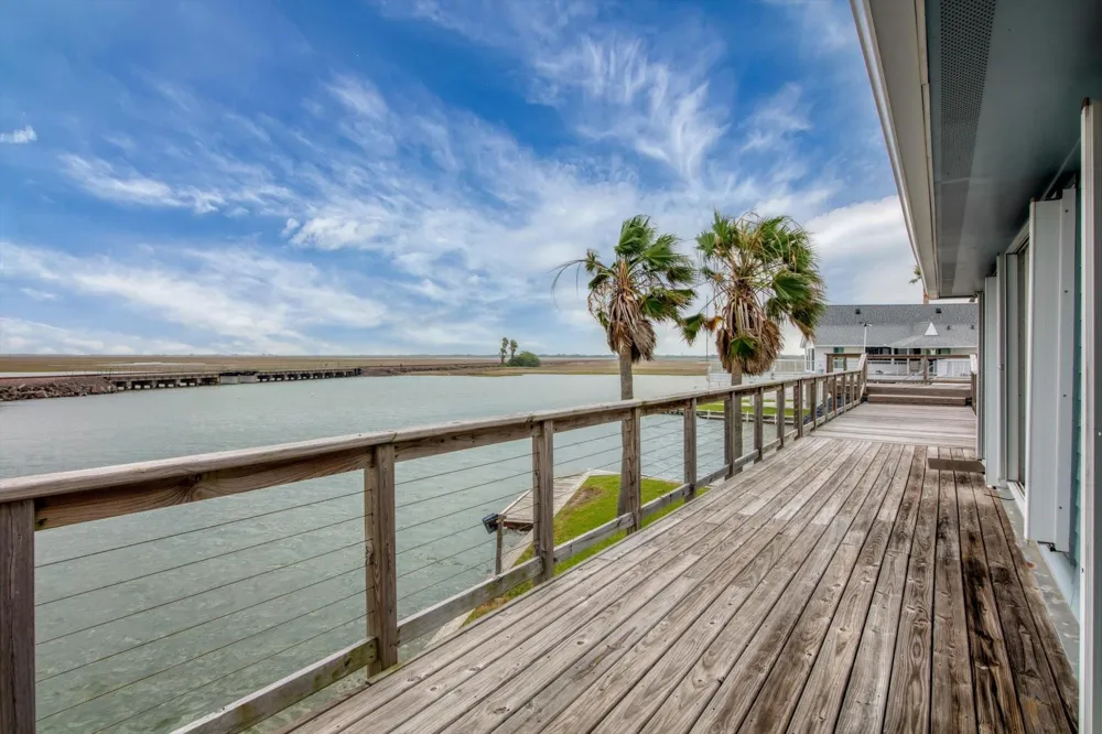 354 Ling Street Bayou Vista, TX 77563