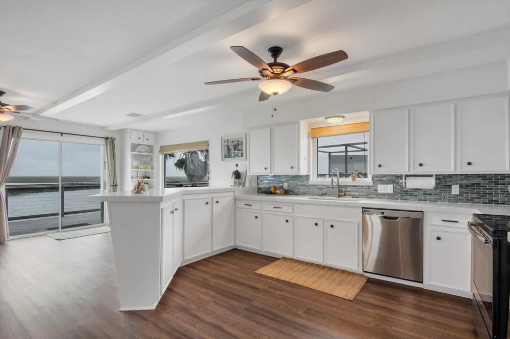 354 Ling Street Bayou Vista, TX 77563