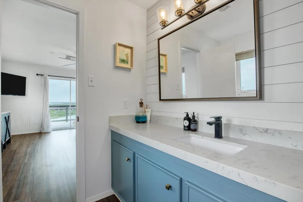 354 Ling Street Bayou Vista, TX 77563