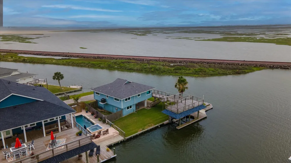354 Ling Street Bayou Vista, TX 77563