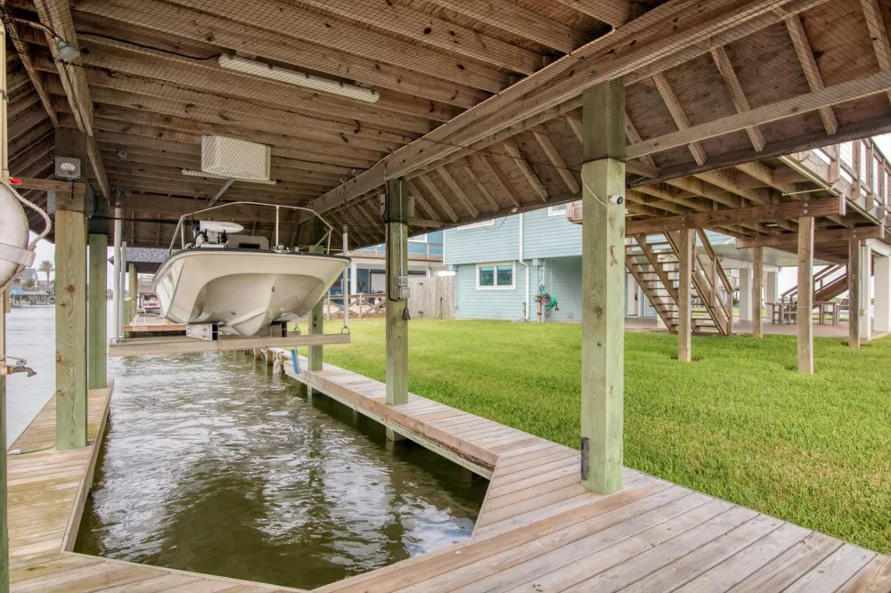 354 Ling Street Bayou Vista, TX 77563