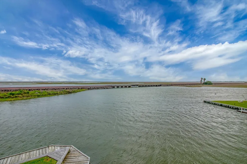 354 Ling Street Bayou Vista, TX 77563