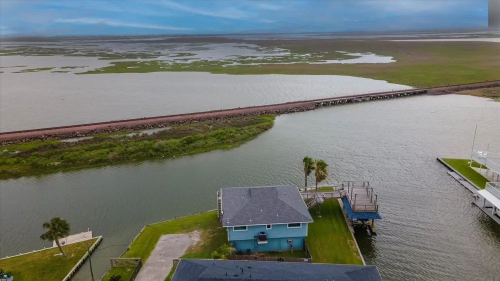354 Ling Street Bayou Vista, TX 77563