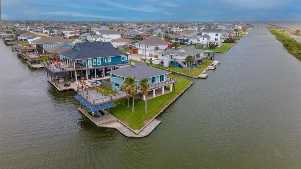 354 Ling Street Bayou Vista, TX 77563