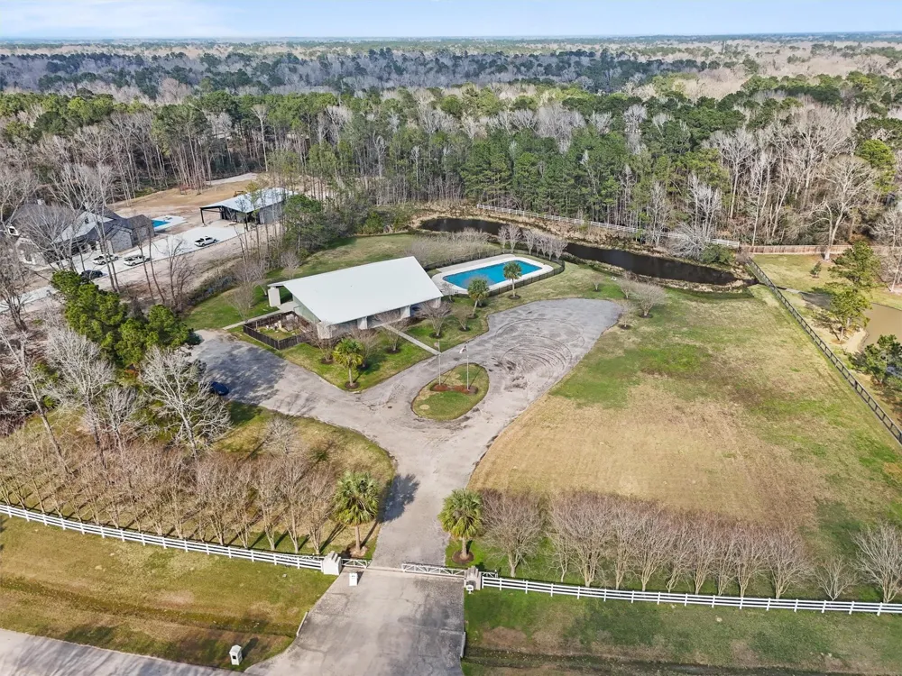 29810 Commons Superior Drive Huffman, TX 77336