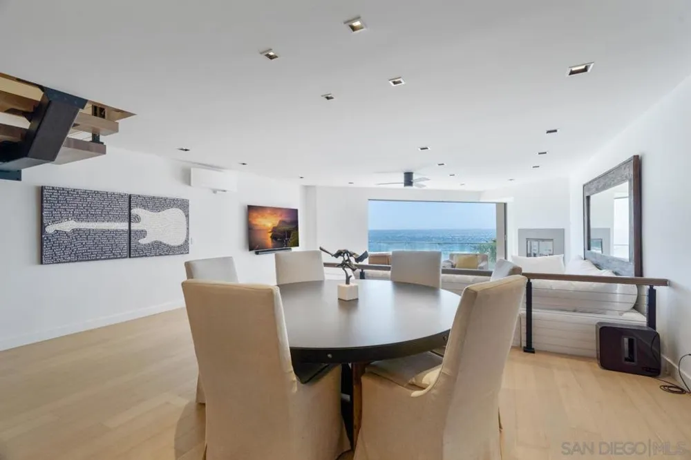 135 S Sierra Ave #32 Solana Beach, CA 92075