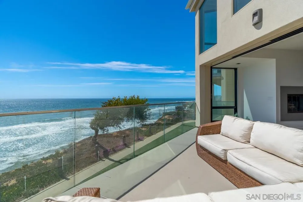 135 S Sierra Ave #32 Solana Beach, CA 92075