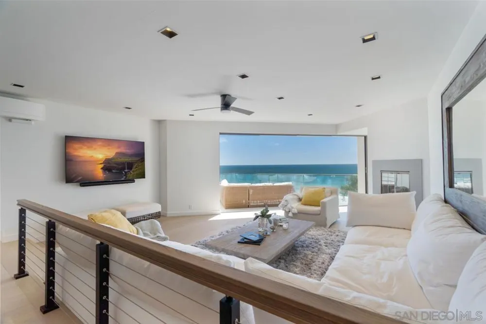 135 S Sierra Ave #32 Solana Beach, CA 92075