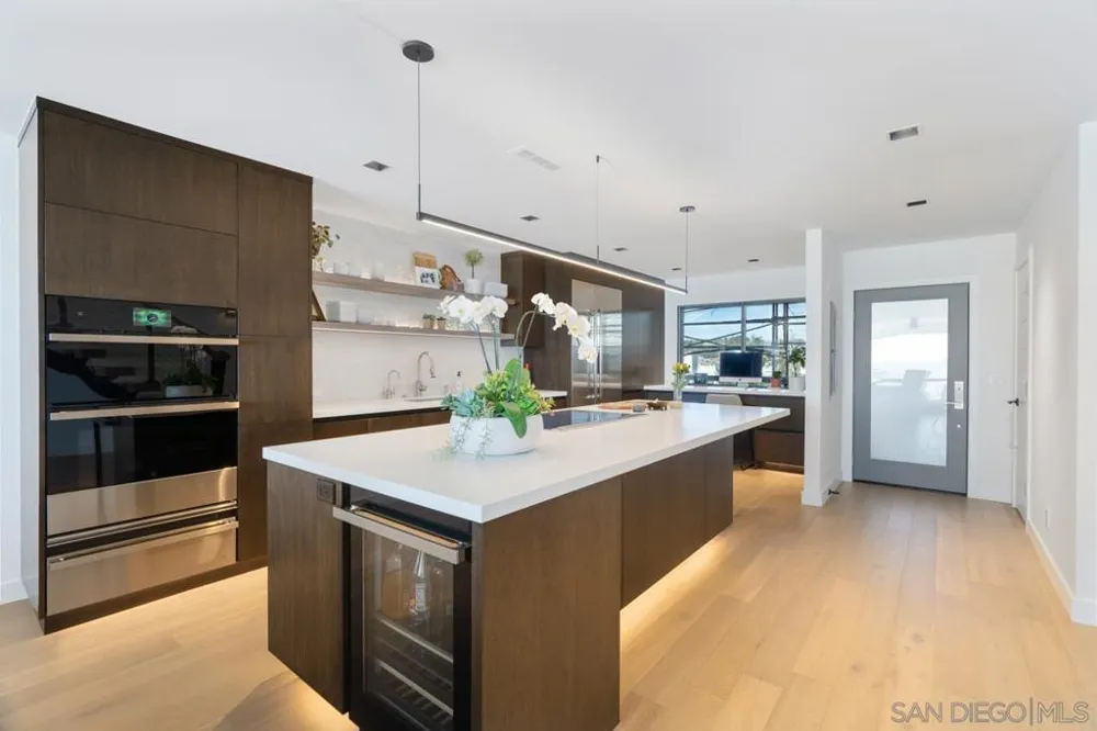135 S Sierra Ave #32 Solana Beach, CA 92075