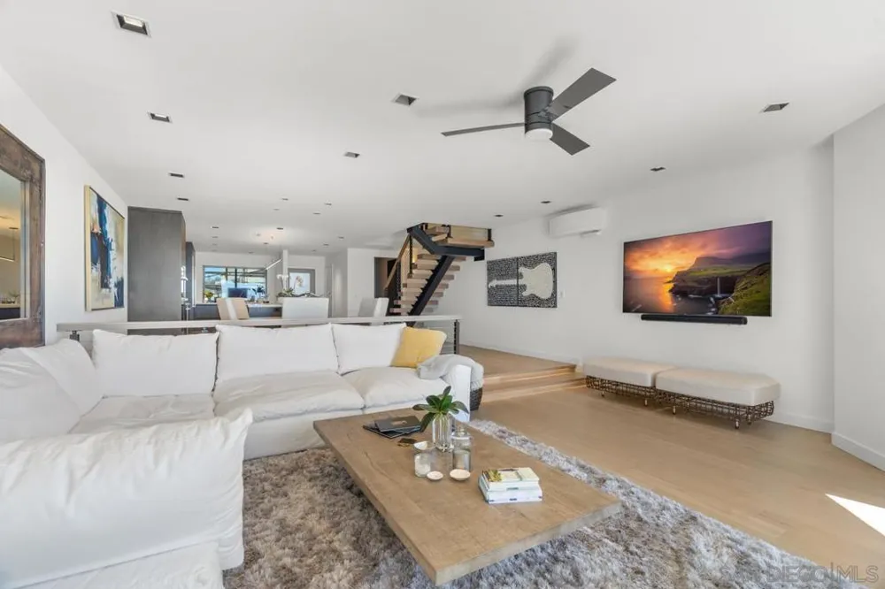 135 S Sierra Ave #32 Solana Beach, CA 92075