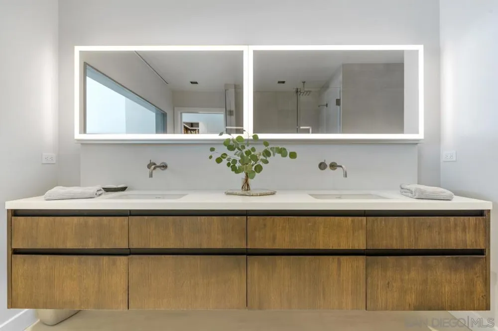135 S Sierra Ave #32 Solana Beach, CA 92075