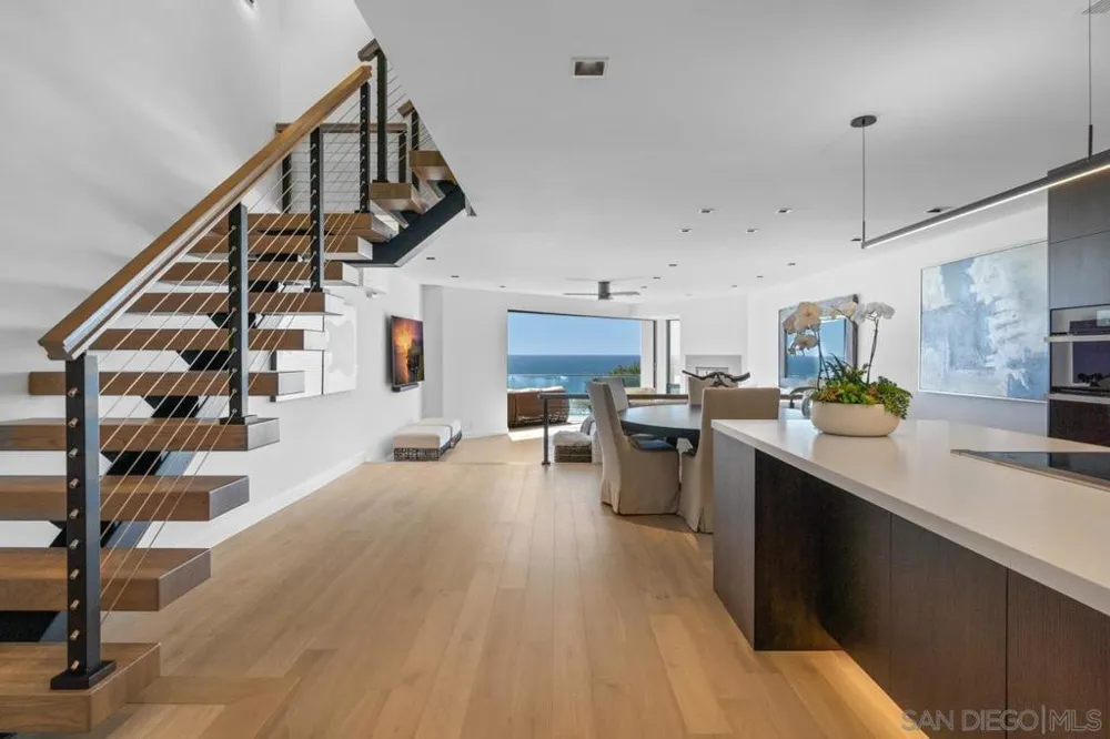 135 S Sierra Ave #32 Solana Beach, CA 92075