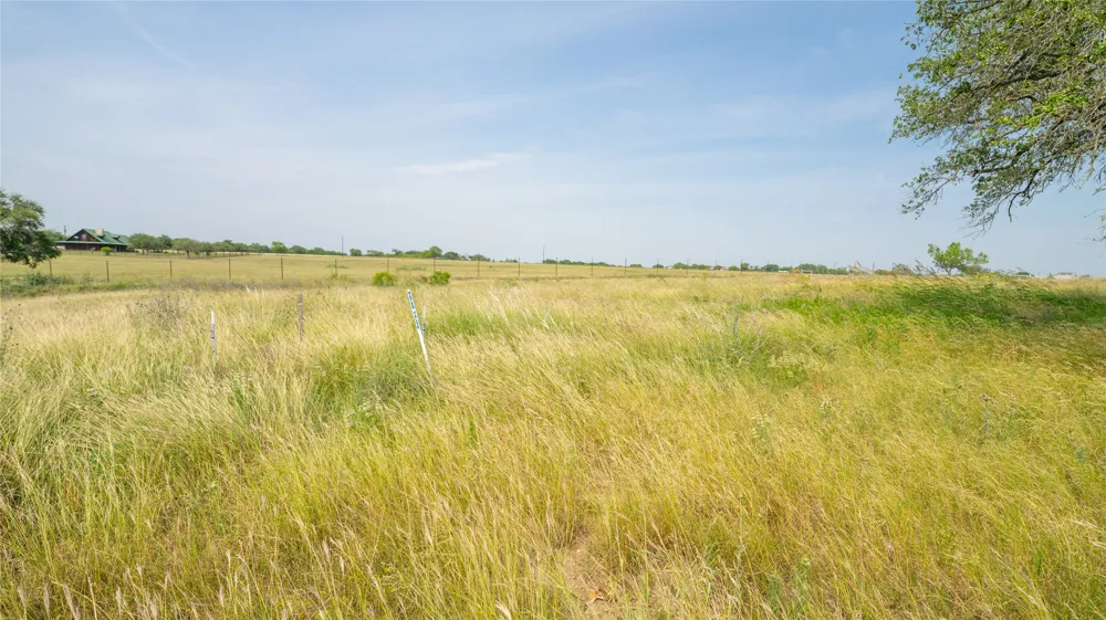 300 ALTIDORE AVENUE Dale, TX 78616