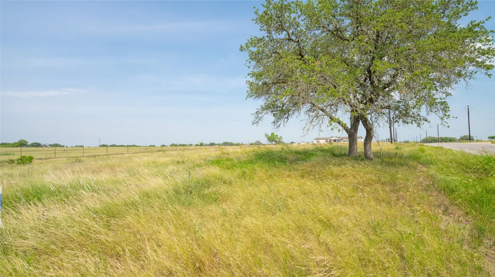 300 ALTIDORE AVENUE Dale, TX 78616