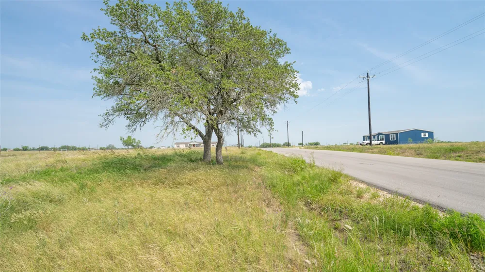 300 ALTIDORE AVENUE Dale, TX 78616