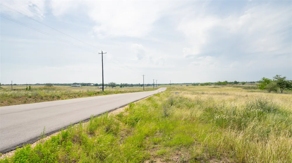 300 ALTIDORE AVENUE Dale, TX 78616