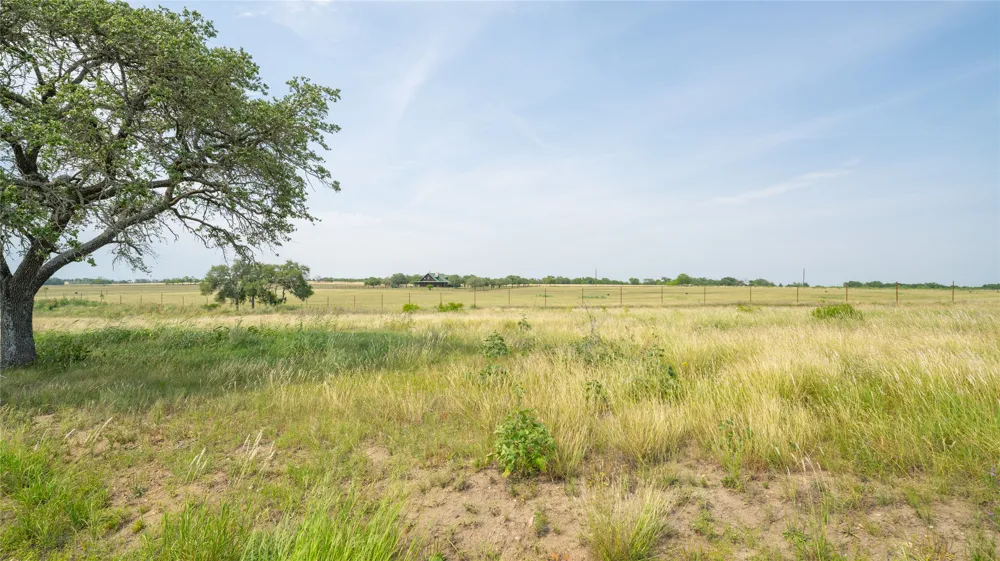 300 ALTIDORE AVENUE Dale, TX 78616