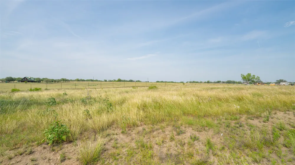 300 ALTIDORE AVENUE Dale, TX 78616