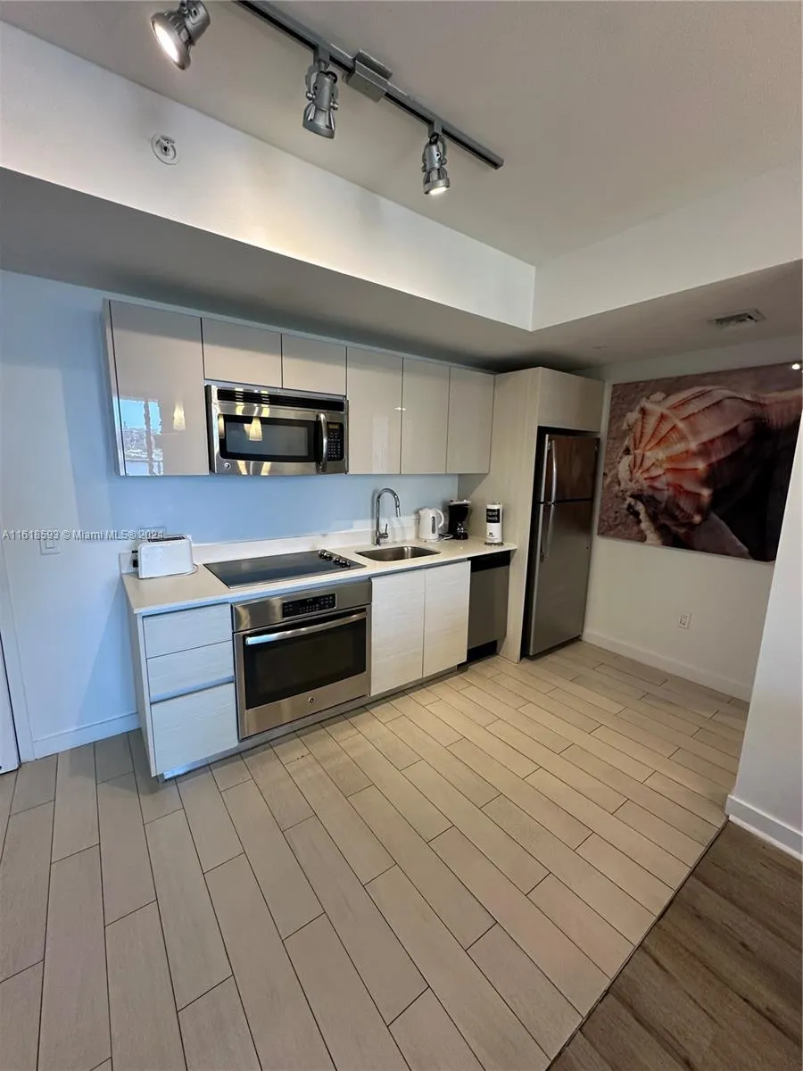 2602 E Hallandale Beach Blvd #R807 Hallandale Beach, FL 33009