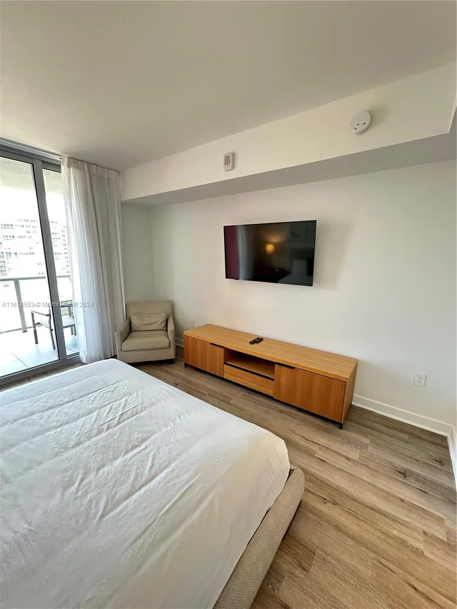 2602 E Hallandale Beach Blvd #R807 Hallandale Beach, FL 33009