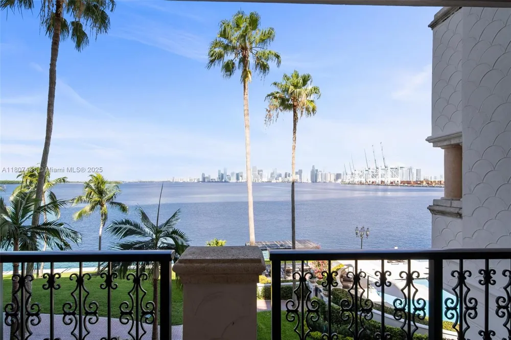 5235 Fisher Island Dr #5235 Miami Beach, FL 33109