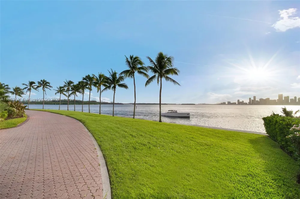5235 Fisher Island Dr #5235 Miami Beach, FL 33109